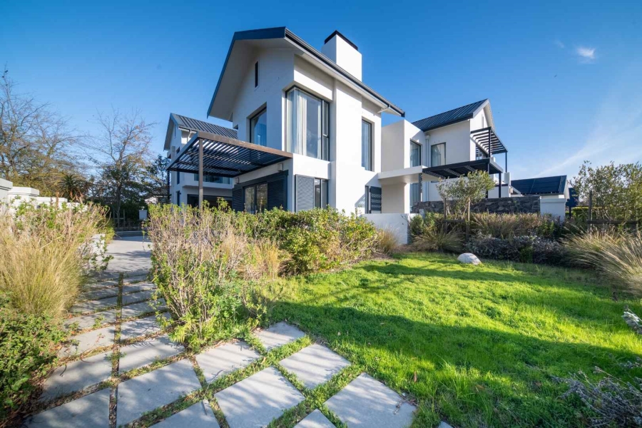 To Let 4 Bedroom Property for Rent in Val De Vie Estate Western Cape